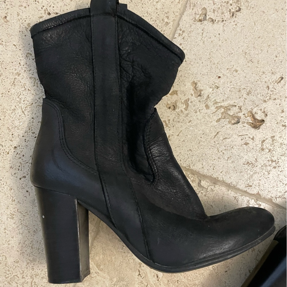 Vera Gomma black leather Italian western boots booties EUC